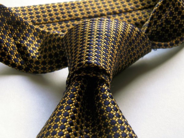 Nodo cravatta doppio